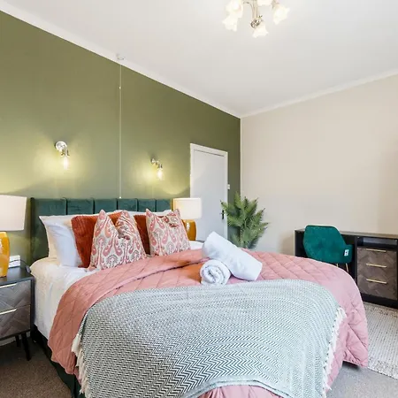 King Bed - Luxury 3br House - Fast Wi-fi Barrow-in-Furness